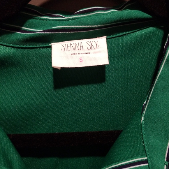 Green striped dress - Picture 2 of 5